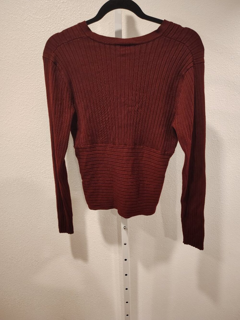 W Women's Sweater Size Large V-Neck Rib Knit Ribbed - Picture 7 of 10
